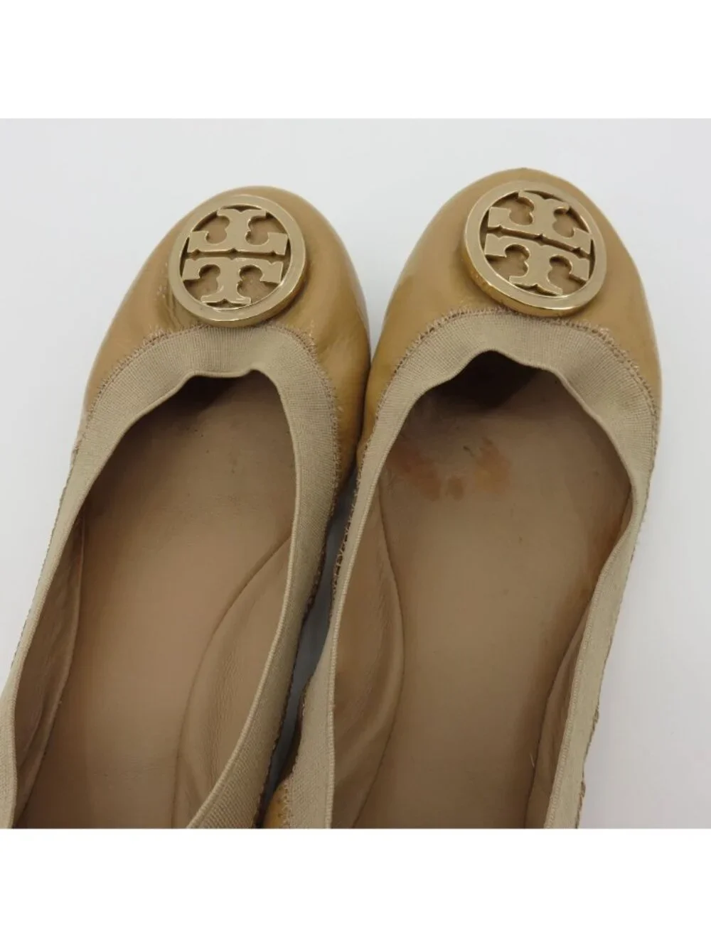Tory Burch Women 7.5 M CAROLINE Beige Patent Leather Logo Ballet Flats Shoes